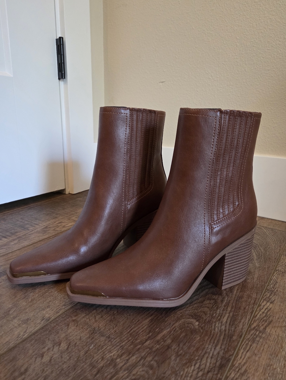 Abound Heeled Booties In Brown Size 8.5